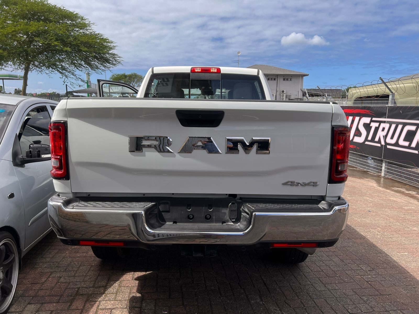 
								2500 Tradesman full									
