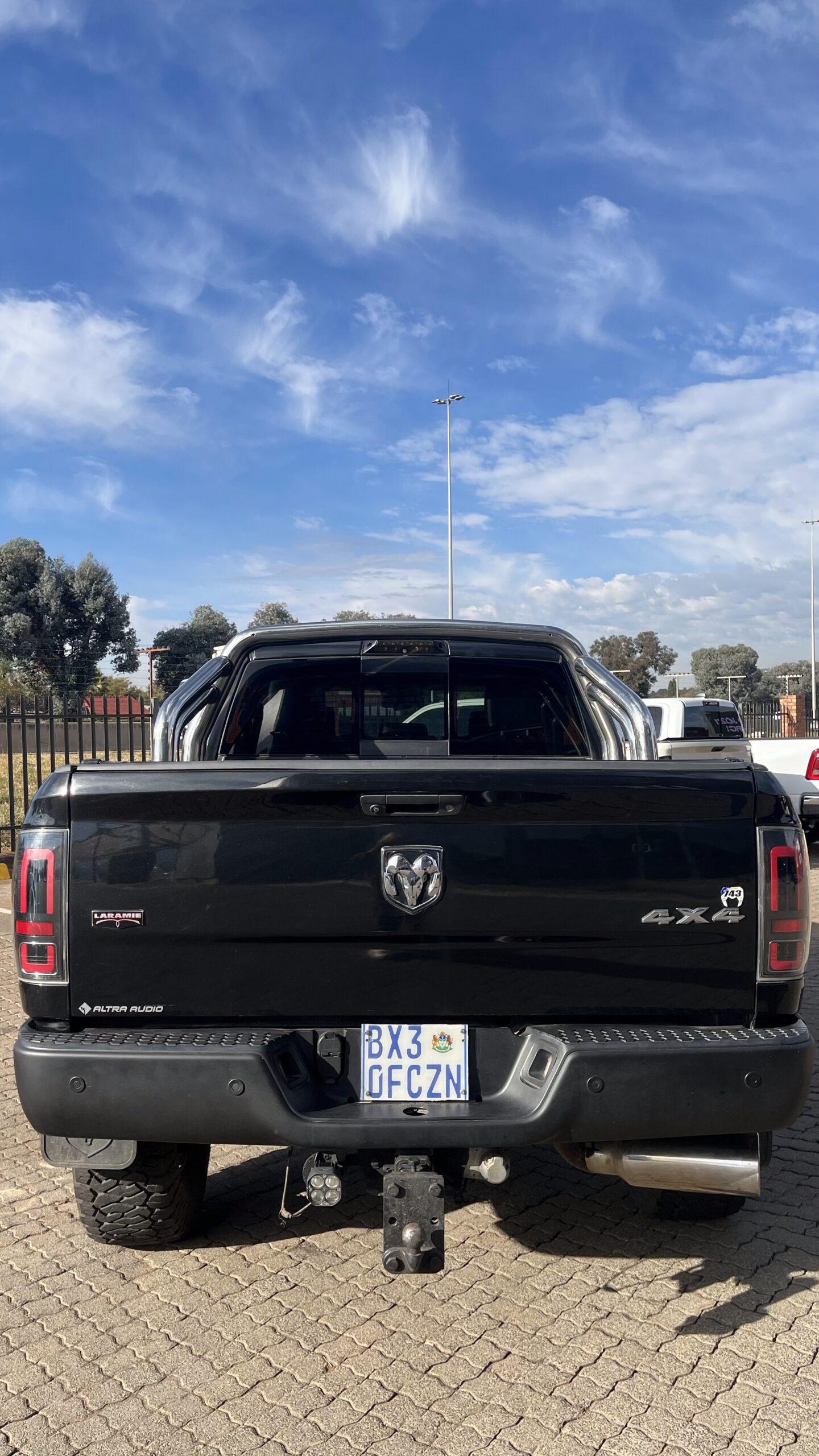 
								LARMAIE 2500 RAM full									