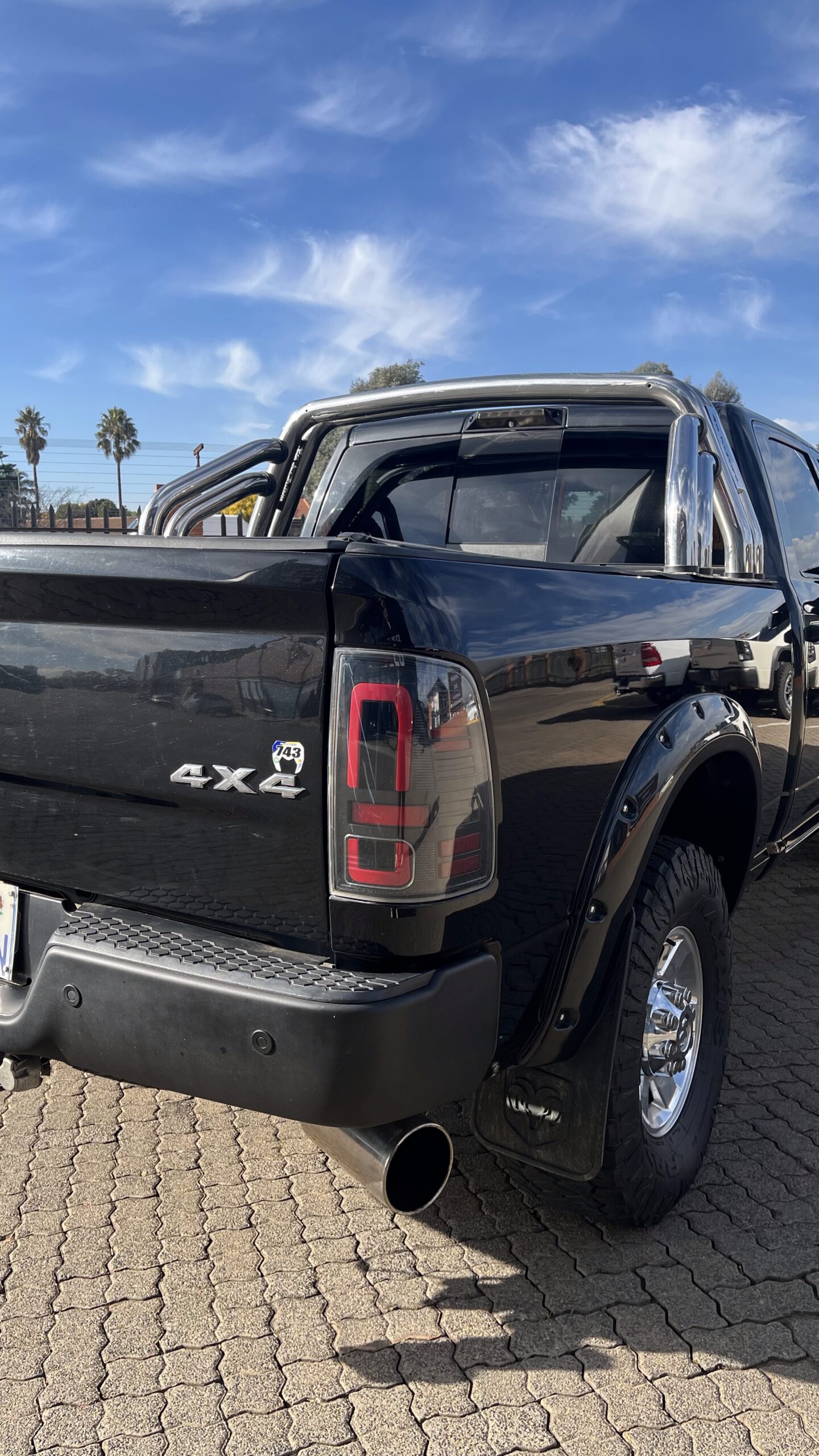 
								LARMAIE 2500 RAM full									