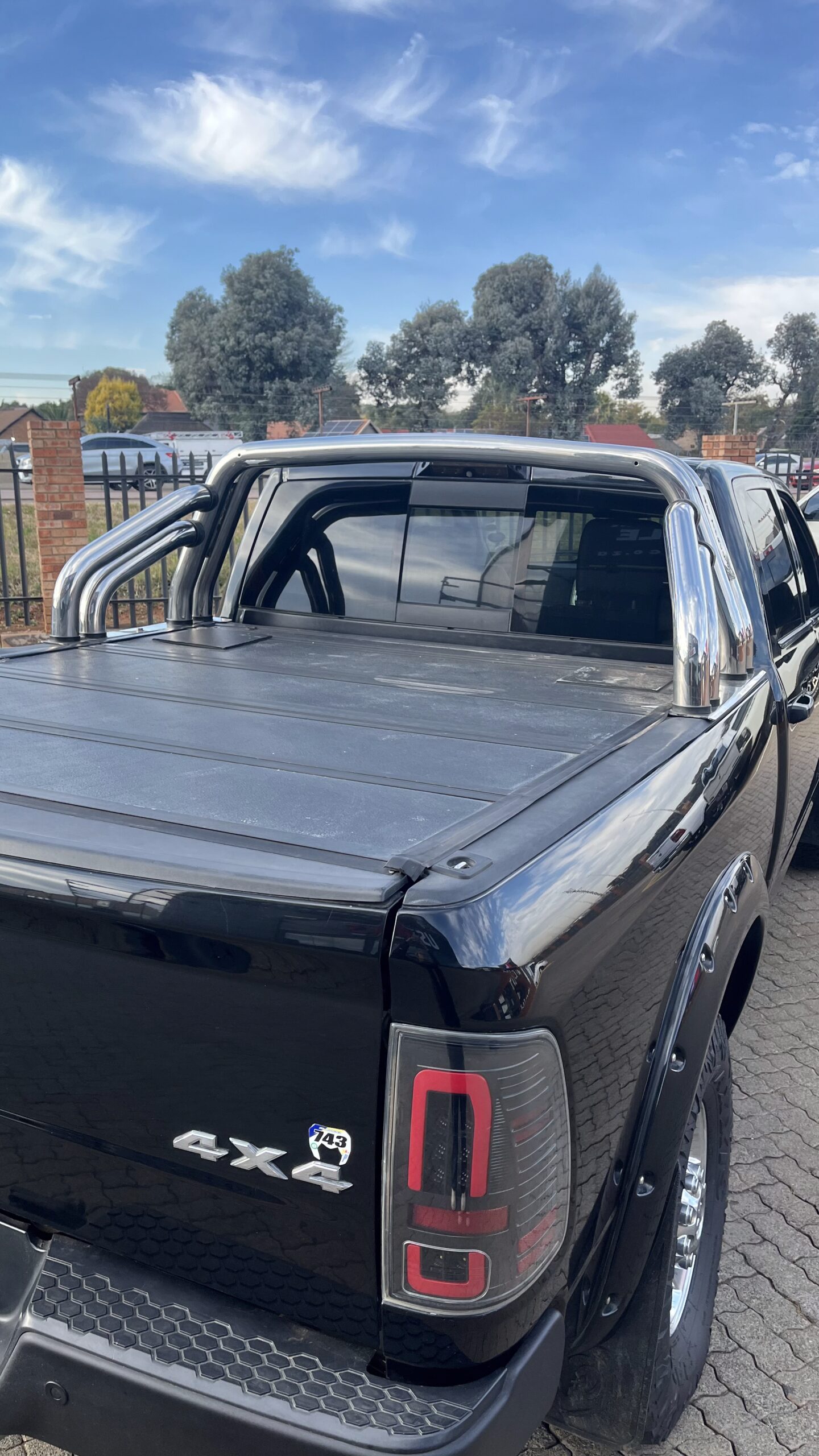 
								LARMAIE 2500 RAM full									