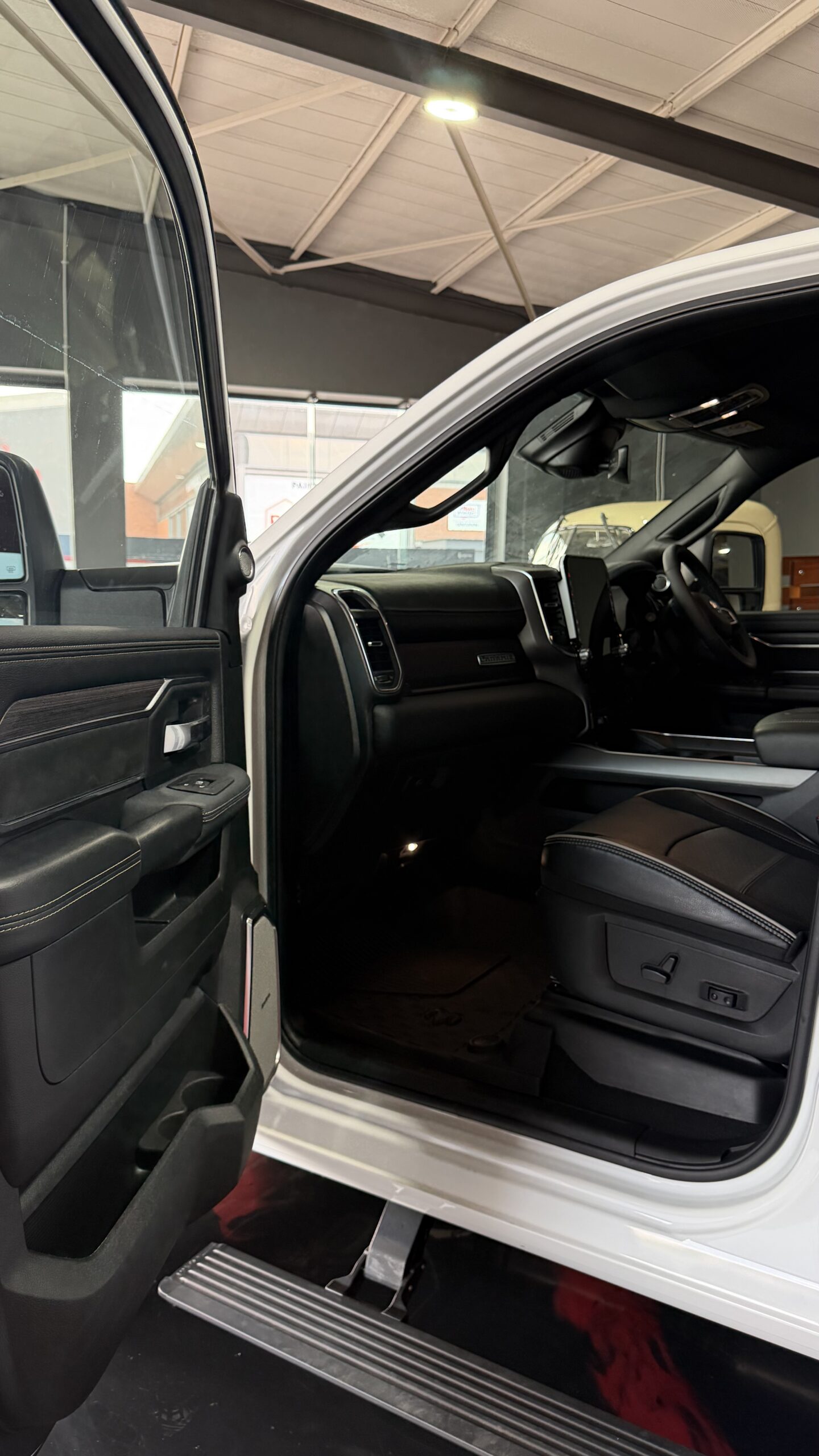 
								Laramie 3500 full									