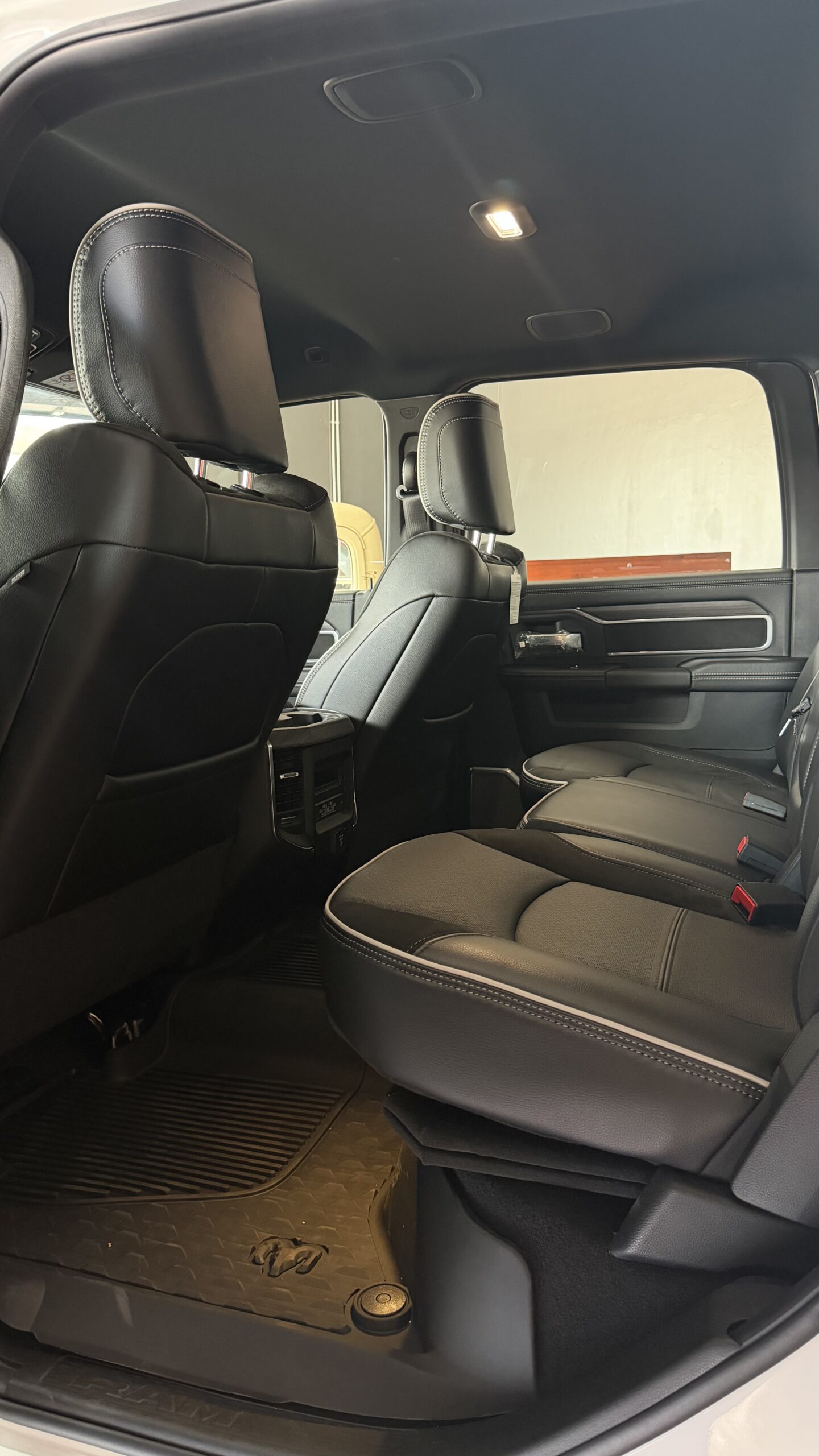 
								Laramie 3500 full									
