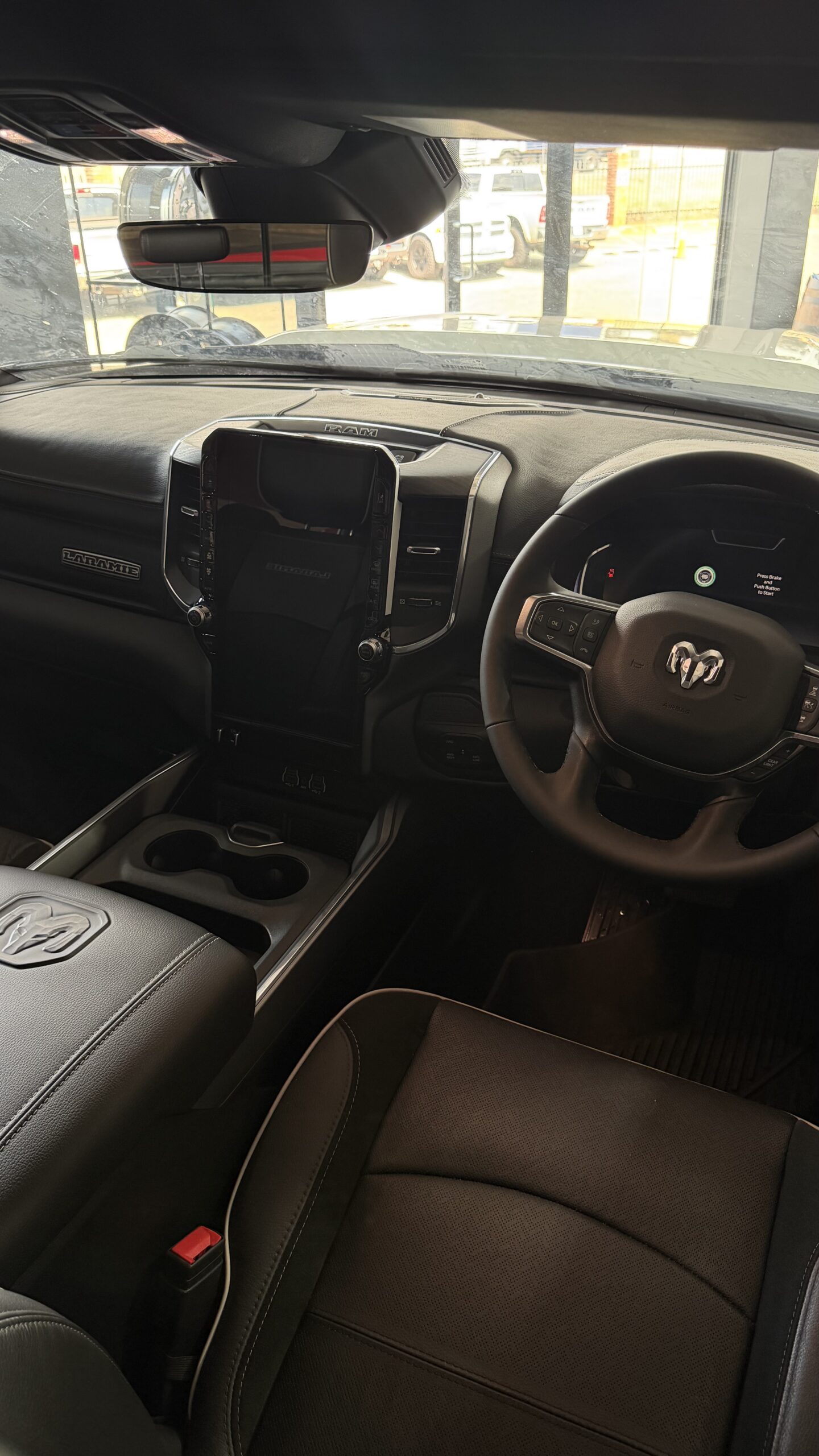 
								Laramie 3500 full									