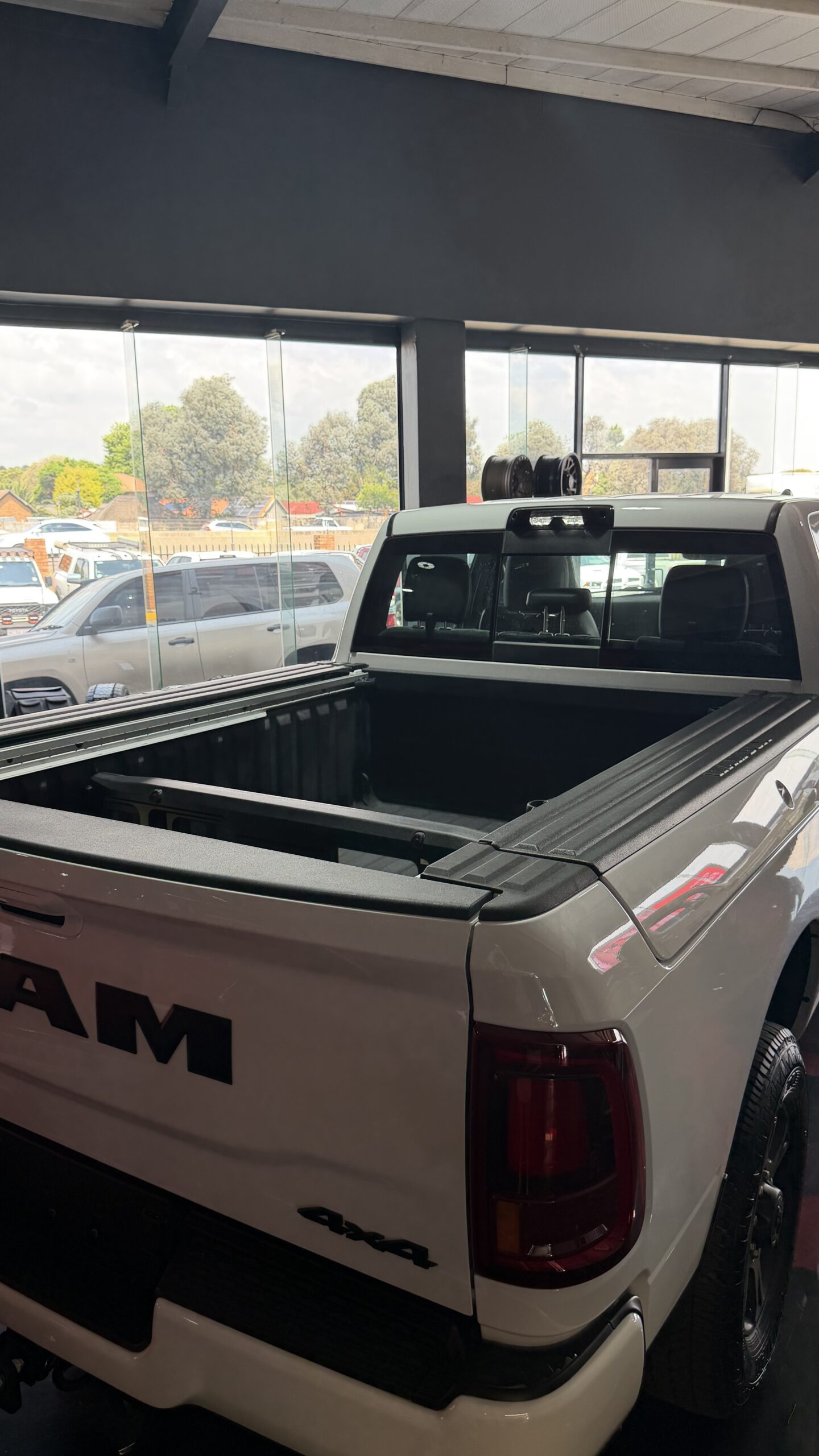 
								Laramie 3500 full									