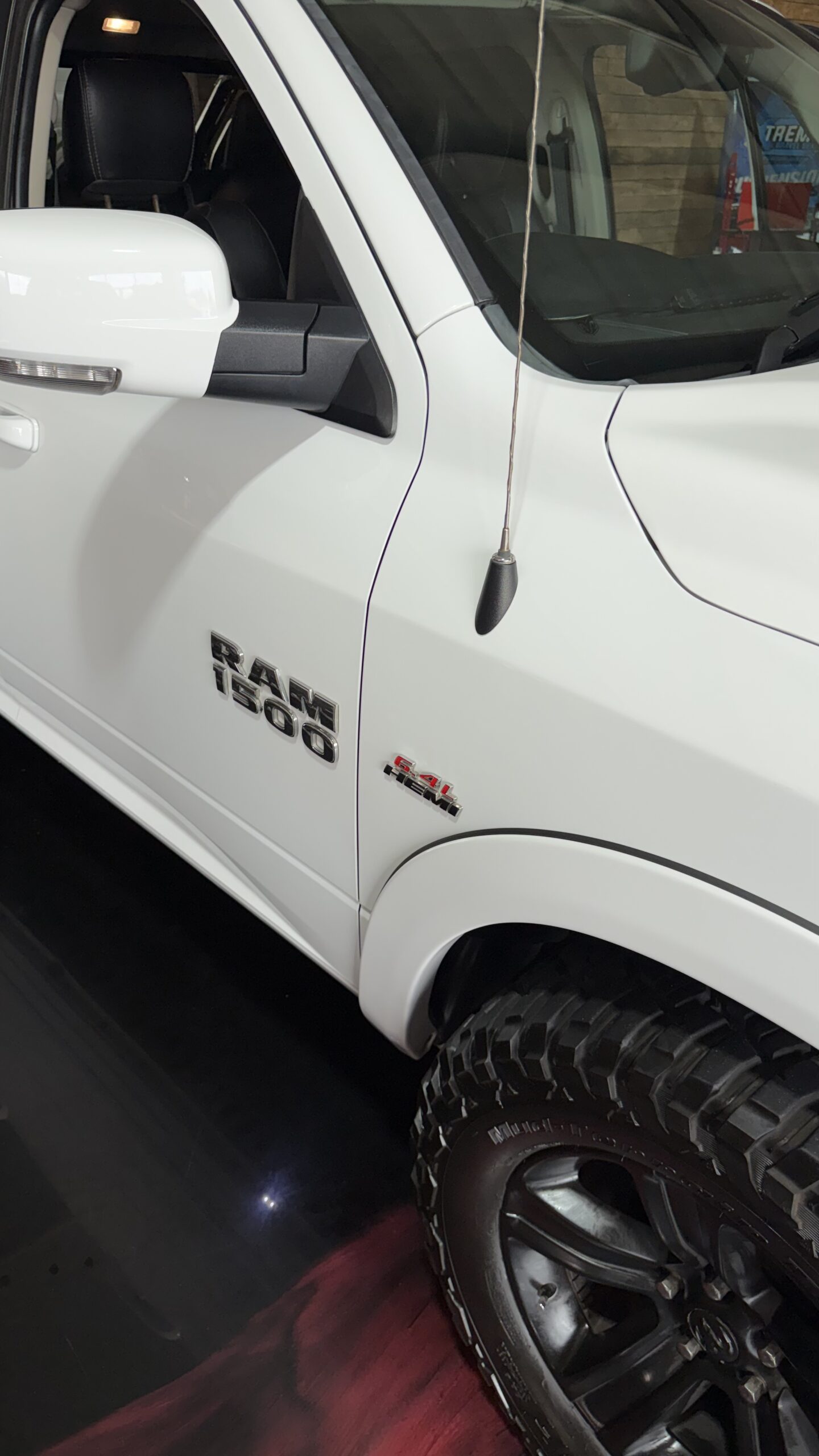 
								Laramie Sport full									