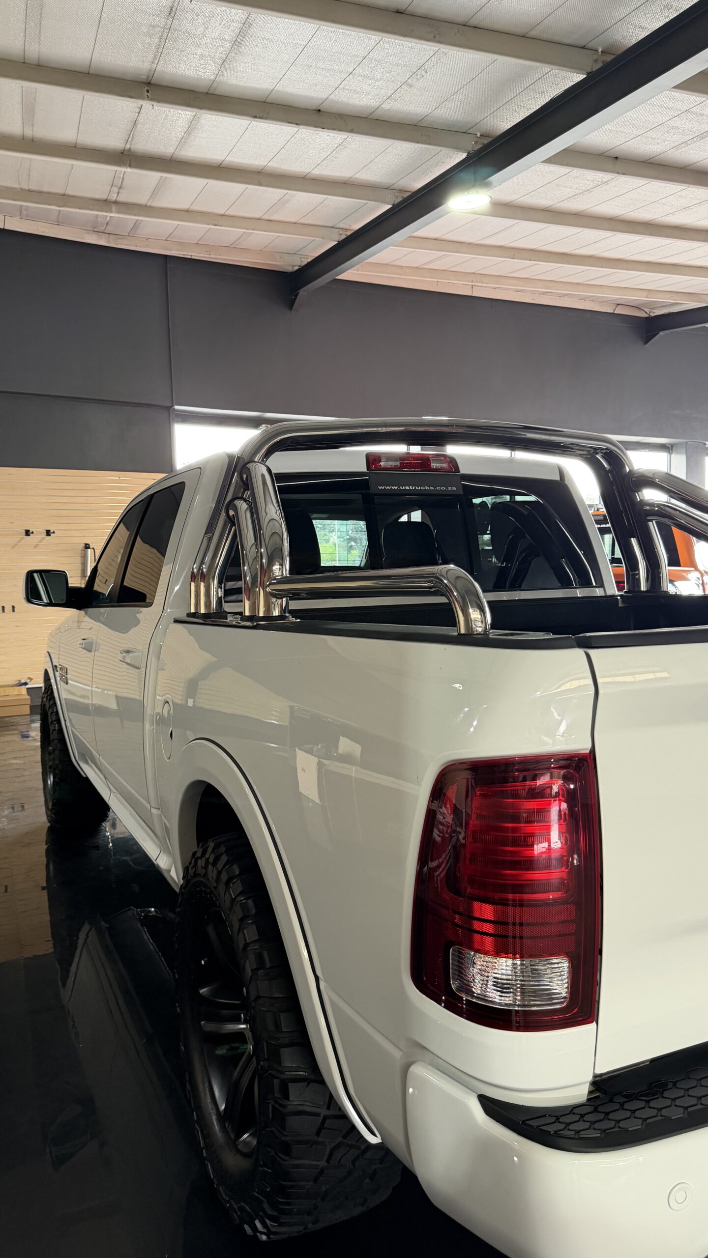 
								Laramie Sport full									
