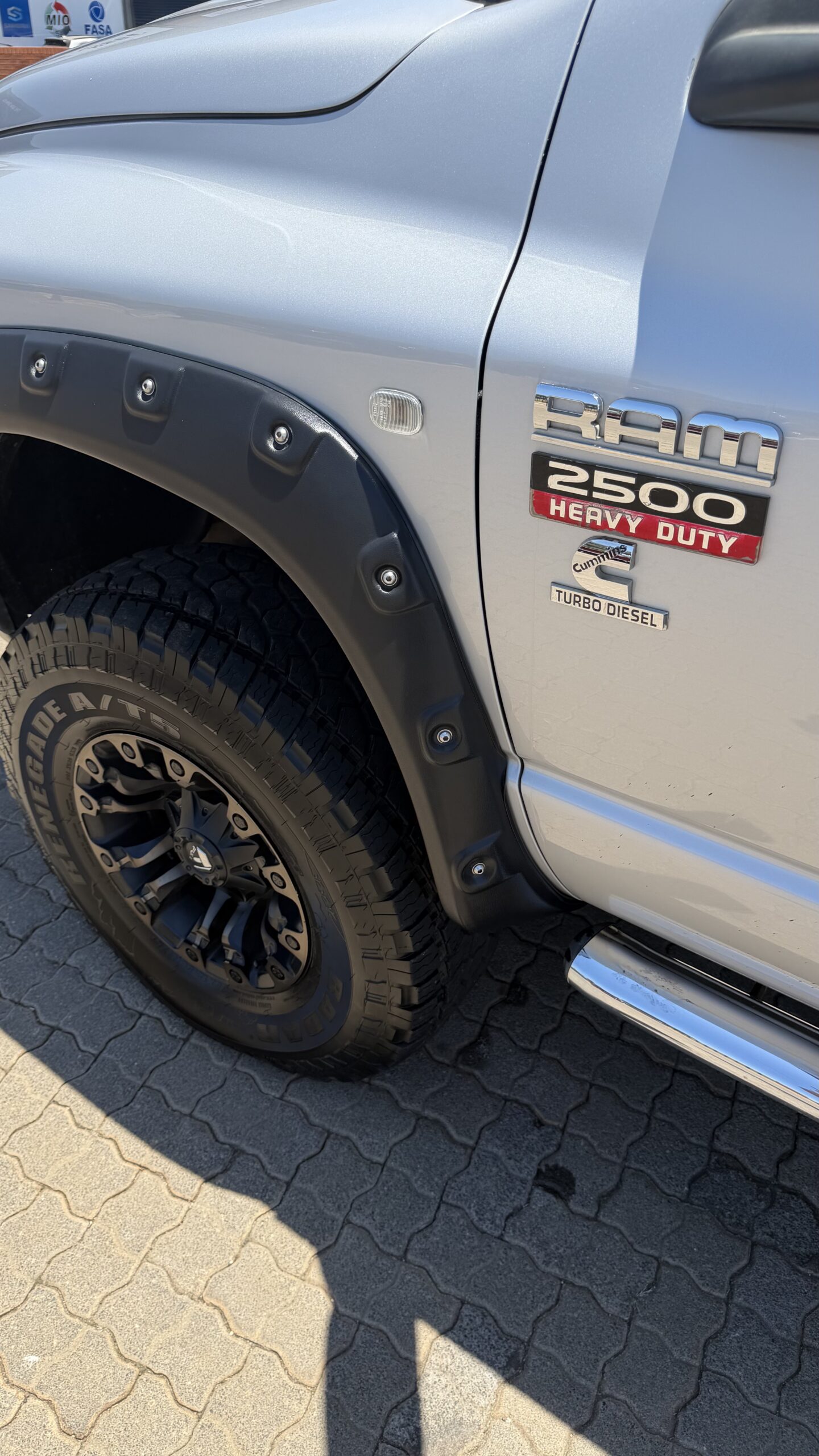 
								Laramie 2500 full									