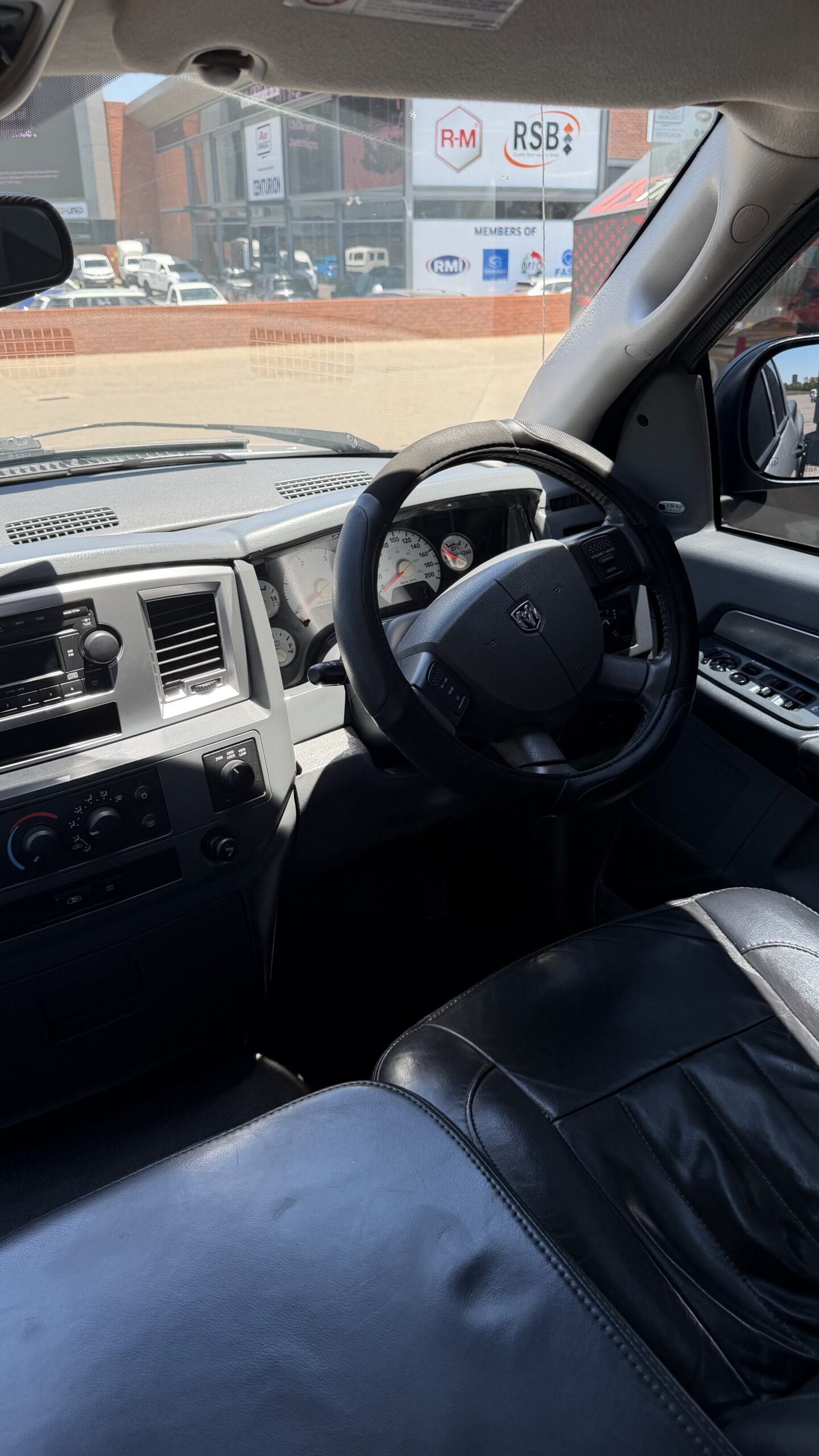 
								Laramie 2500 full									